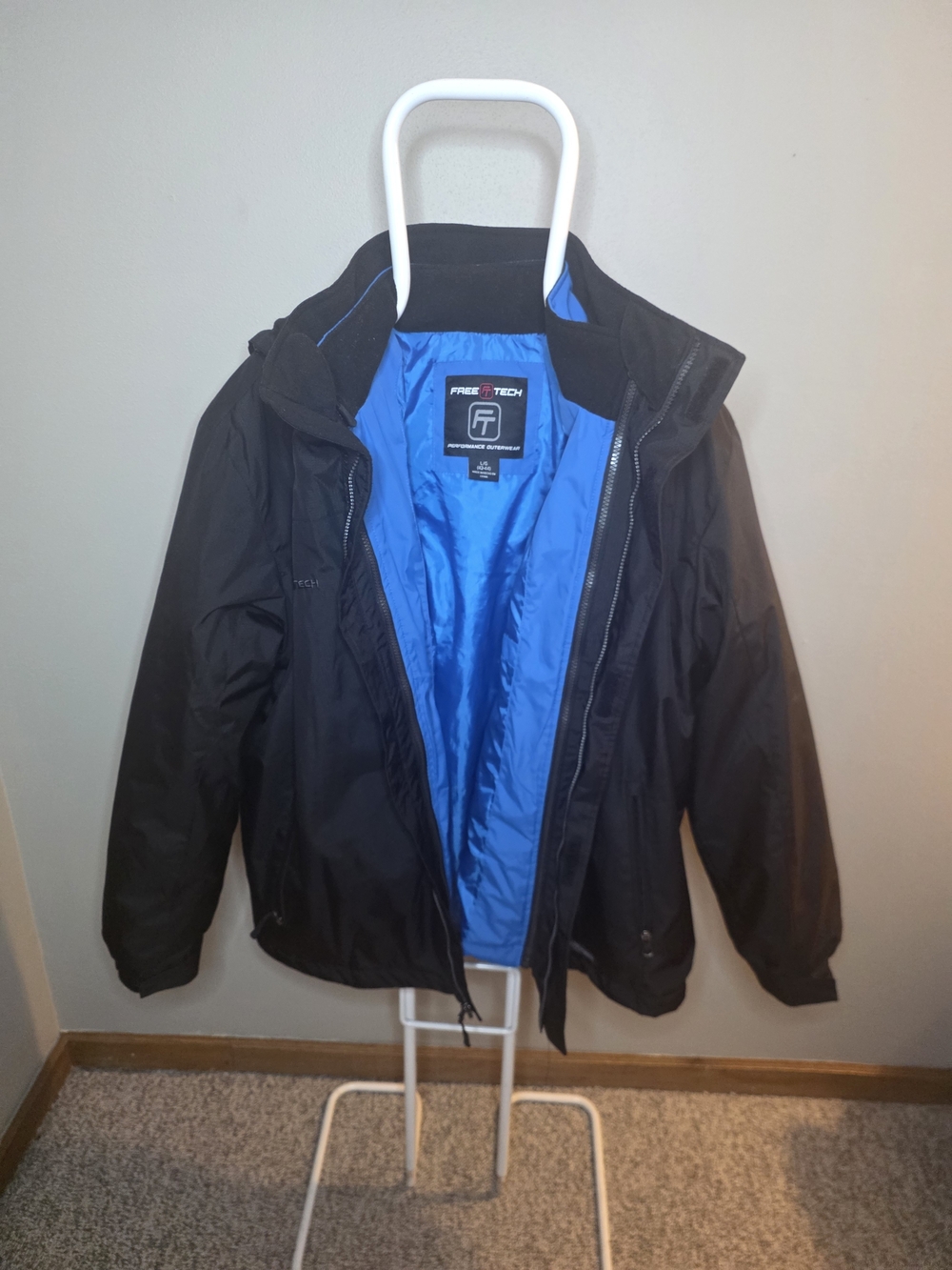 Men’s Black Ski Jacket with Blue Lining by FreeTech